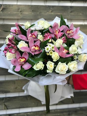 Букет цветов из: Розы и Хризантемы в Бережки