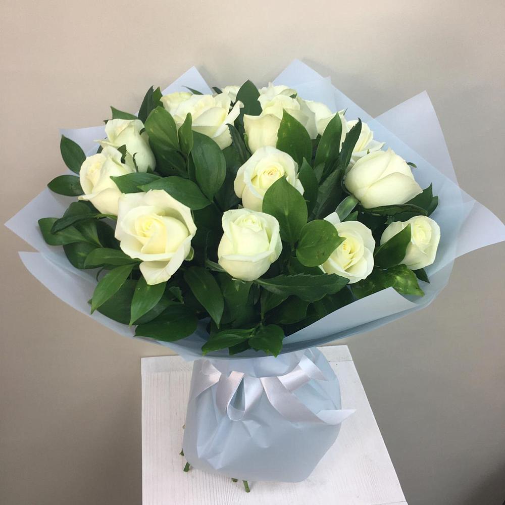 Букет 15 Белых роз Проуд в Бережки