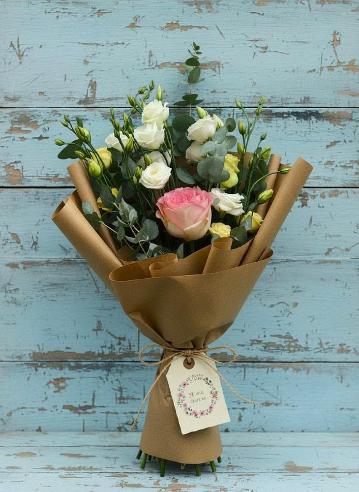 Букет цветов из: Розы и Лизиантусы в Бережки