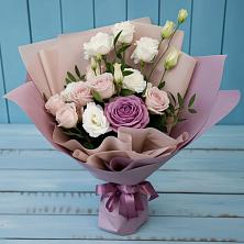 Букет цветов из:  Розы и Лизиантусы в Бережки