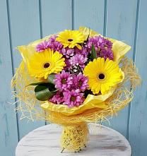 Букет цветов из:  Хризантемы и Герберы в Бережки