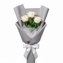 Букет 3 белые розы в Бережки