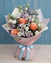 Букет цветов из:  Лизиантусы, Розы, Альстромерии и Гипсофила в Бережки