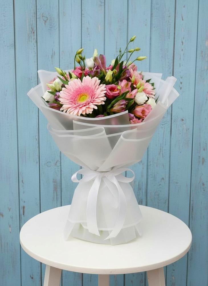 Букет цветов из: Герберы, Альстромерии и Лизиантусы в Бережки