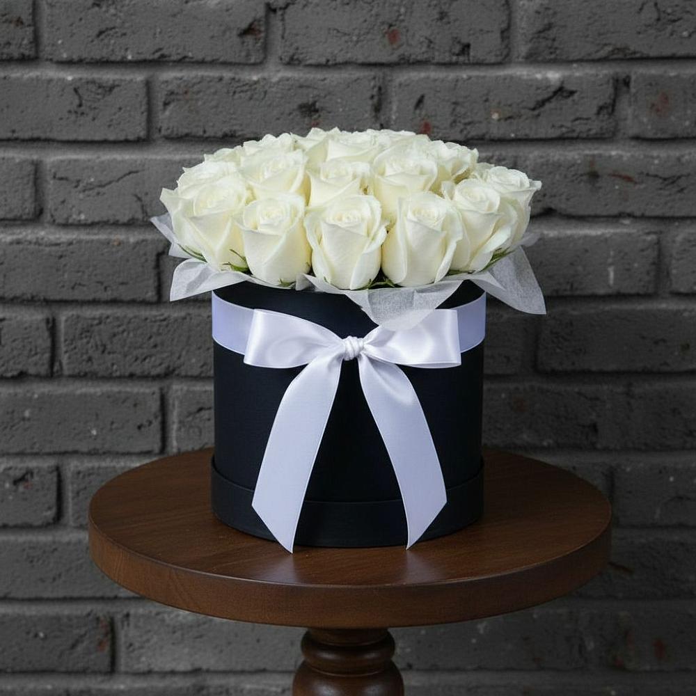 Цветочная композиция из Розы в шляпной коробке в Бережки